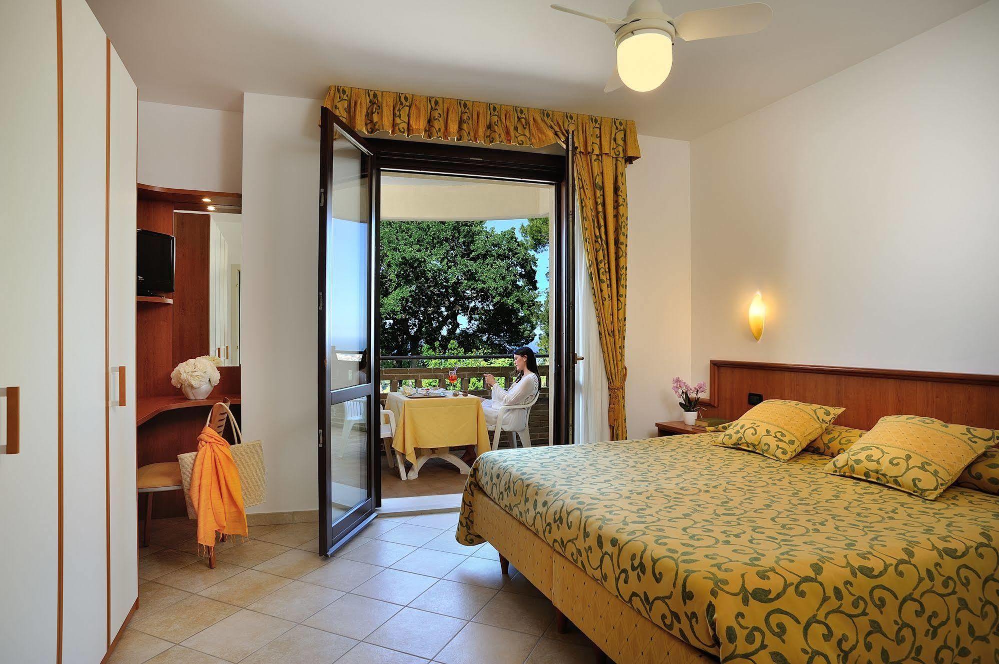 Hotel Bel Sit Senigallia Kültér fotó